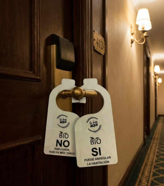 CARTEL DE MADERA NO MOLESTAR IMPRESO A 2 CARAS. (1)