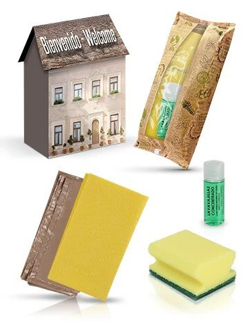 KIT DE BIENVENIDA EN CASA DE CARTON CON BOLSA BIODEGRADABLE CERTIFICADA PARA APARTAMENTOS TURISTICOS
