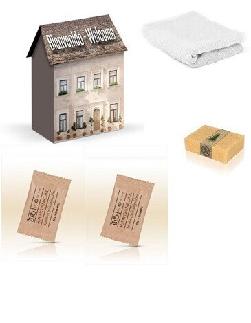 KIT DE DUCHA EN CASA DE CARTON CON BOLSA BIODEGRADABLE CERTIFICADA PARA APARTAMENTOS TURISTICOS