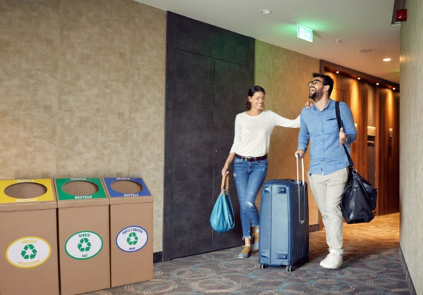 PAPELERA ROBUSTA DE RECICLAJE (PLASTICO ) PARA ZONAS COMUNES (100 LITROS ) REGALO 10 BOLSAS 100 LITROS AMARILLA (1)